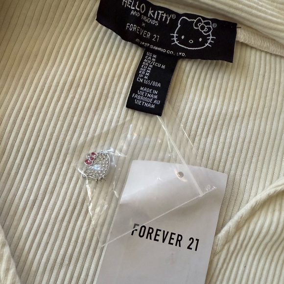 New Forever 21 x Hello Kitty Sanrio Collab White Ribbed Button-Up Top NWT SZ M - Picture 3 of 3
